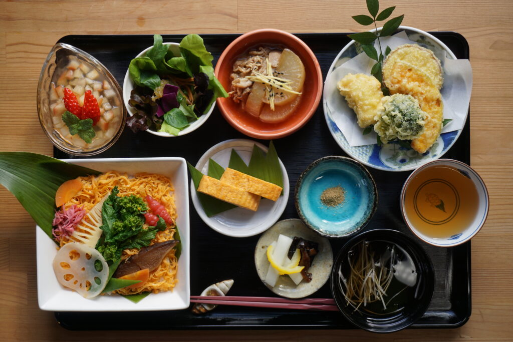 Yakuzen meal set featuring spring ingredients at Chorogi Village